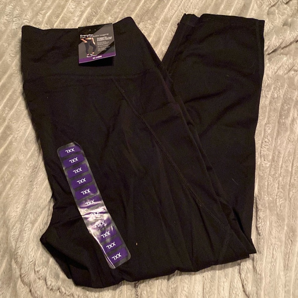 NWT Everyday high-rise ankle leggings